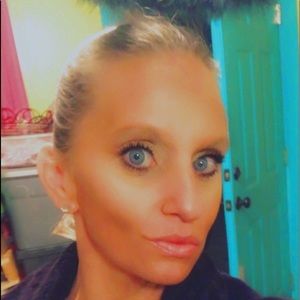 Meet your Posher, Charlene